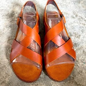 NIBWT Women’s Wayfarer Chaco sandal in CLASSIC rust